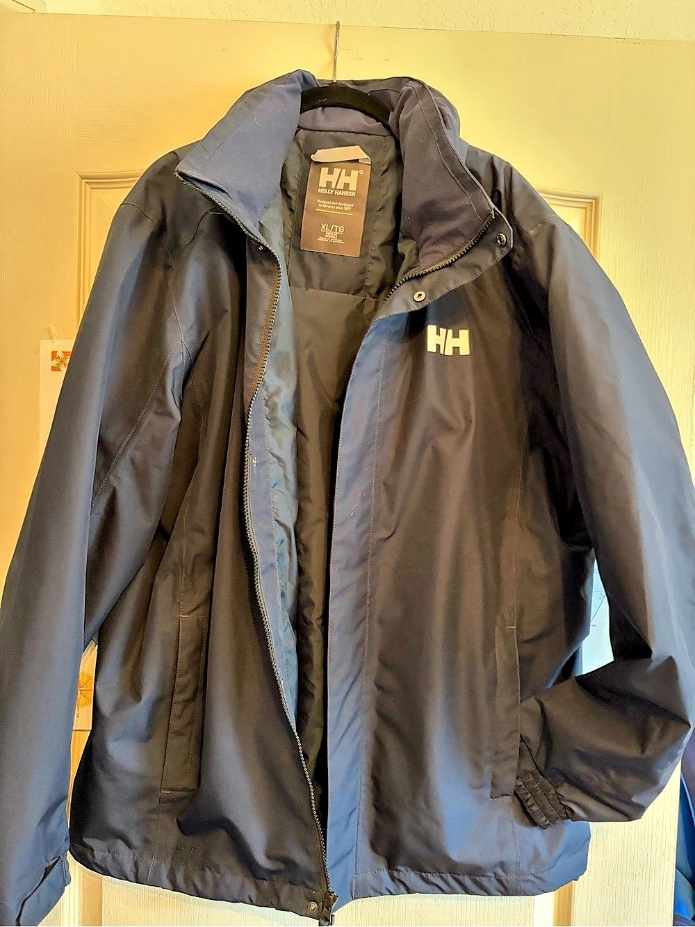Helly Hansen NWOT Men’s Waterproof Rain Shell Jacket Navy Blue XL